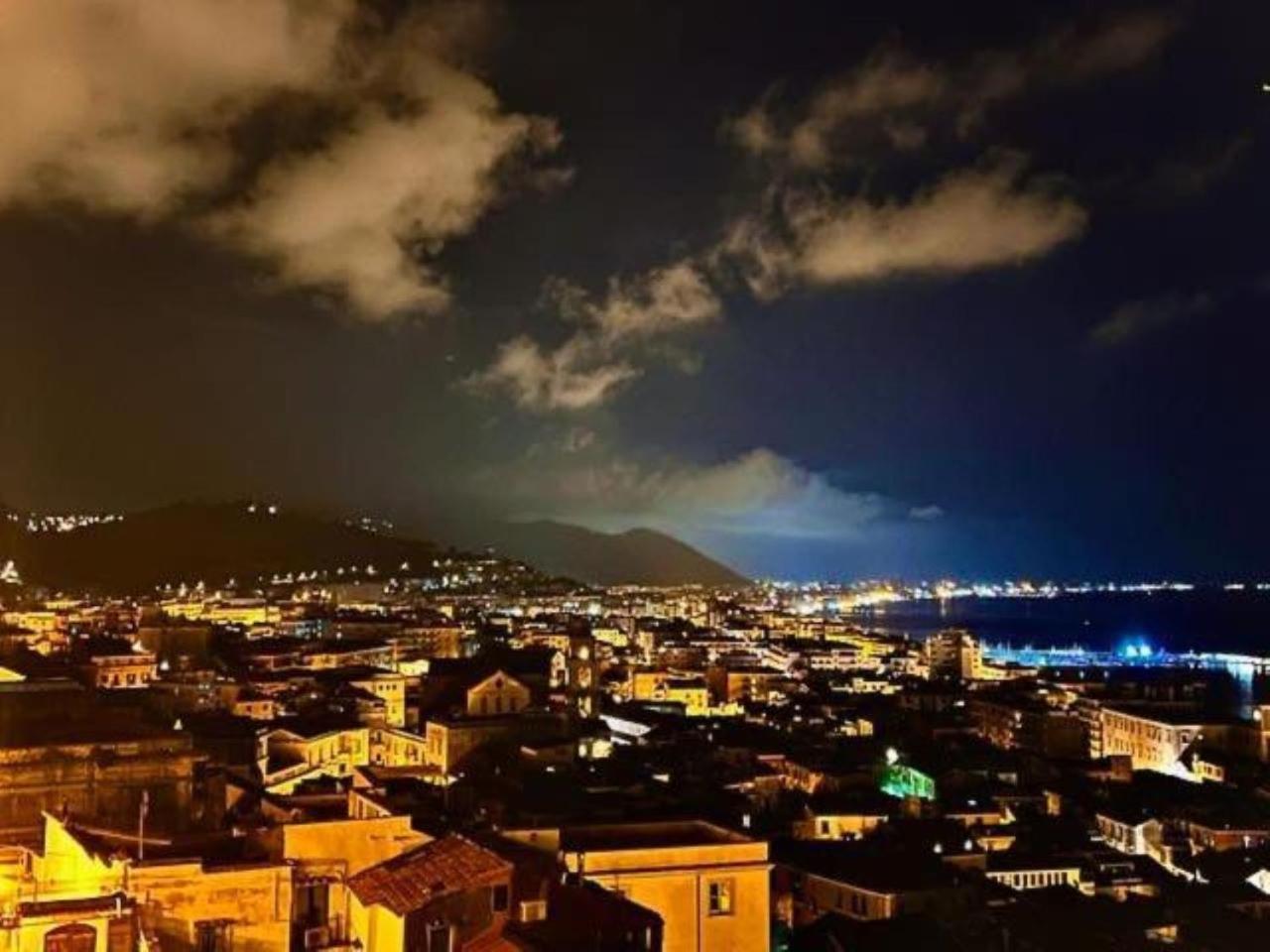 Ti Racconto Il Mare Apartman Salerno Kültér fotó